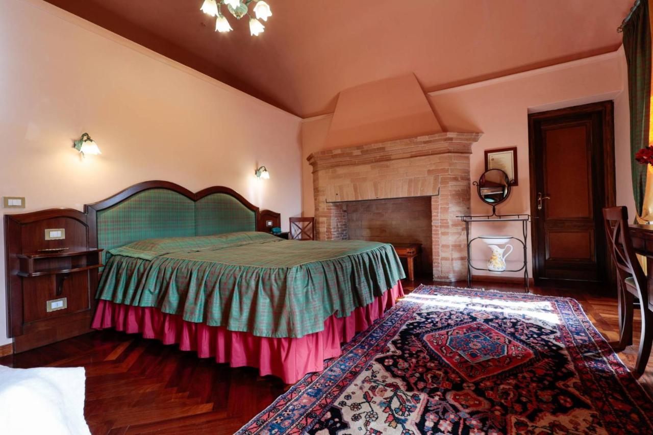 Hotel Corte Dei Tini Teramo Eksteriør billede