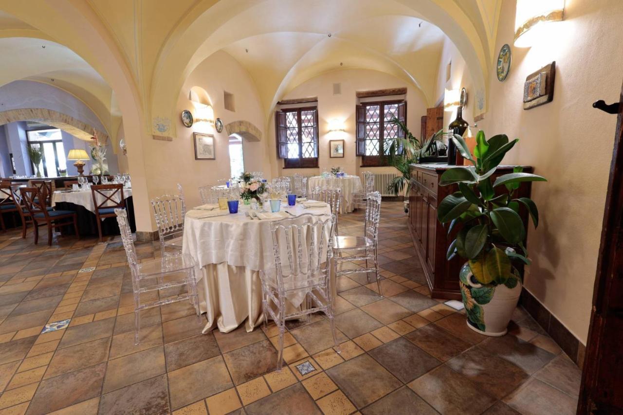 Hotel Corte Dei Tini Teramo Eksteriør billede