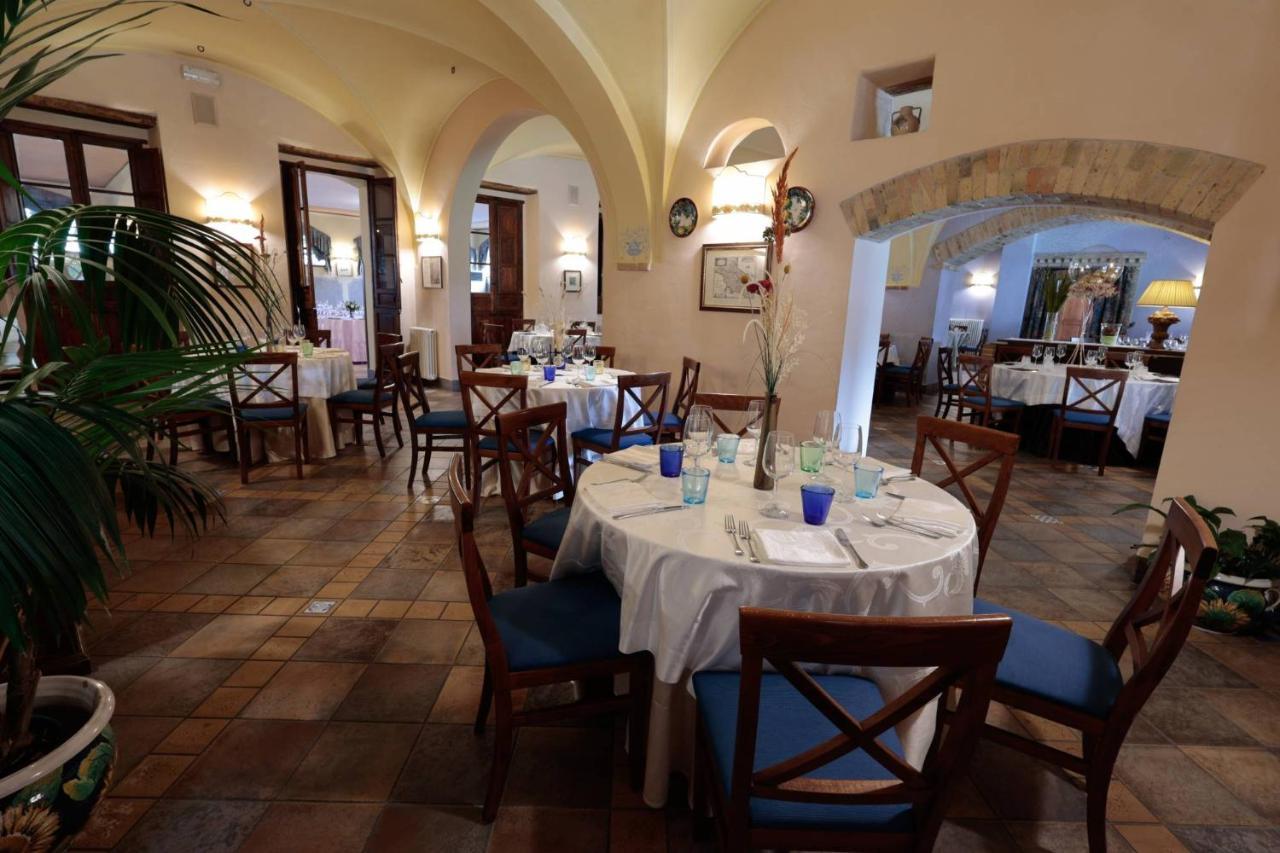 Hotel Corte Dei Tini Teramo Eksteriør billede