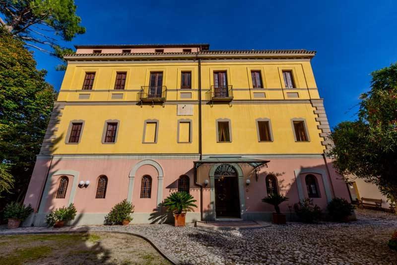 Hotel Corte Dei Tini Teramo Eksteriør billede