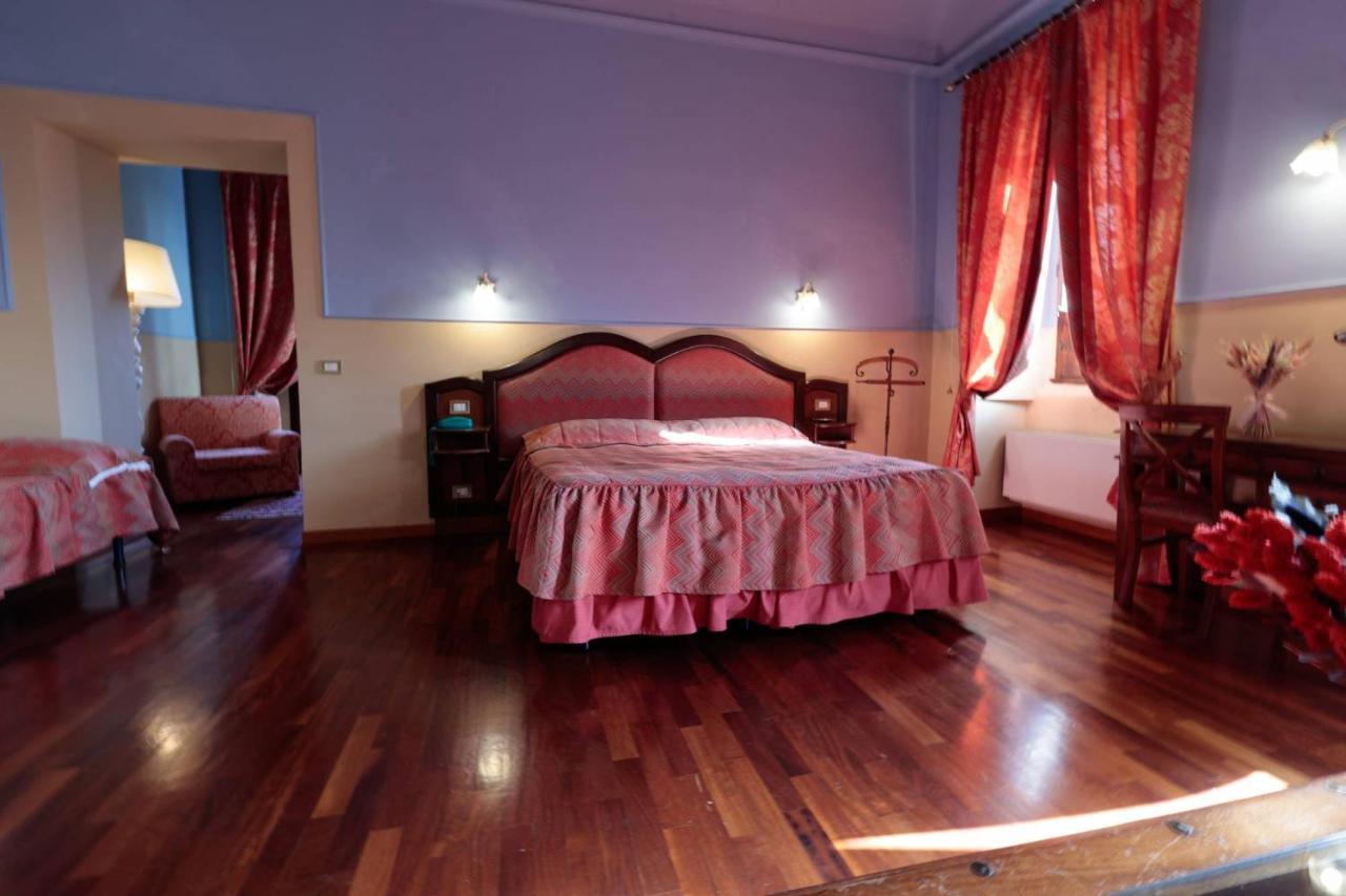 Hotel Corte Dei Tini Teramo Eksteriør billede