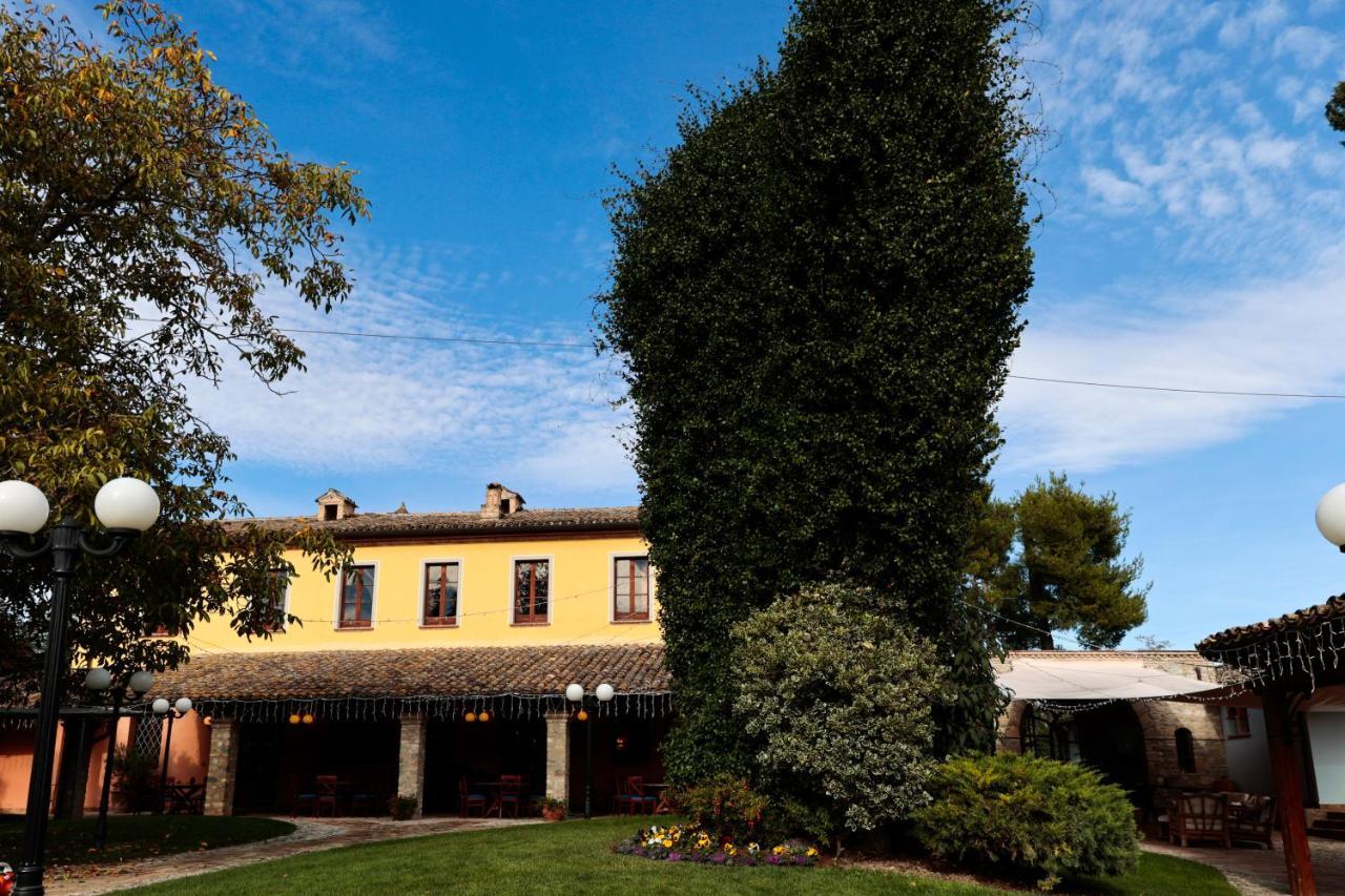 Hotel Corte Dei Tini Teramo Eksteriør billede