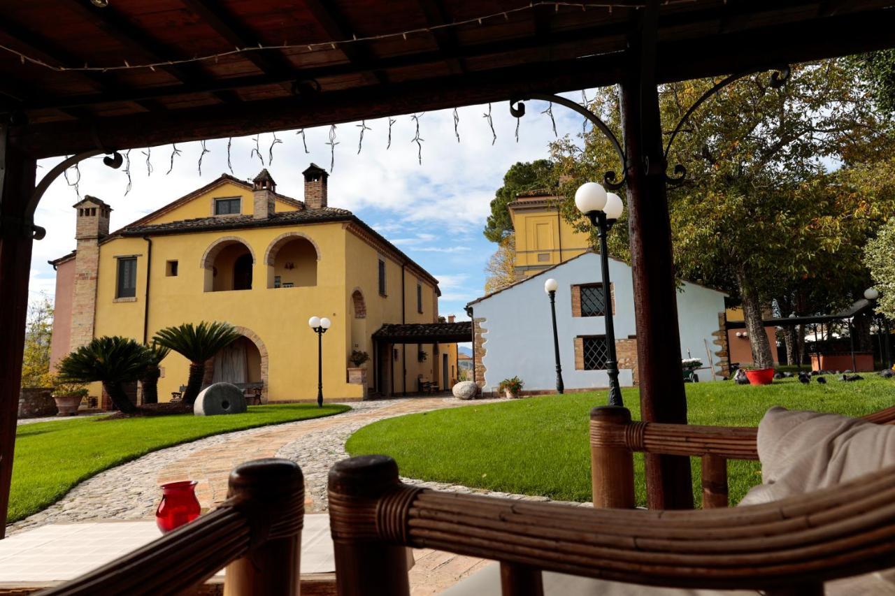 Hotel Corte Dei Tini Teramo Eksteriør billede