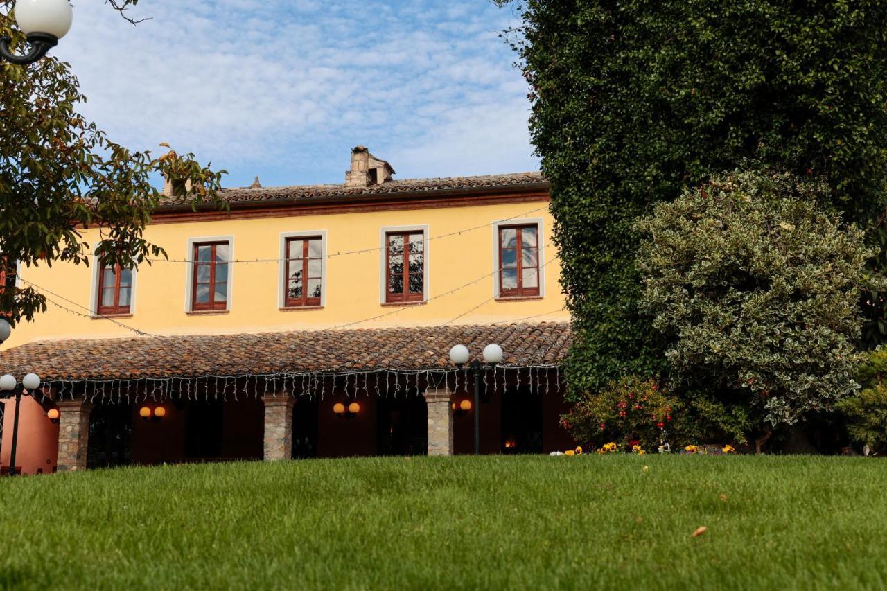 Hotel Corte Dei Tini Teramo Eksteriør billede