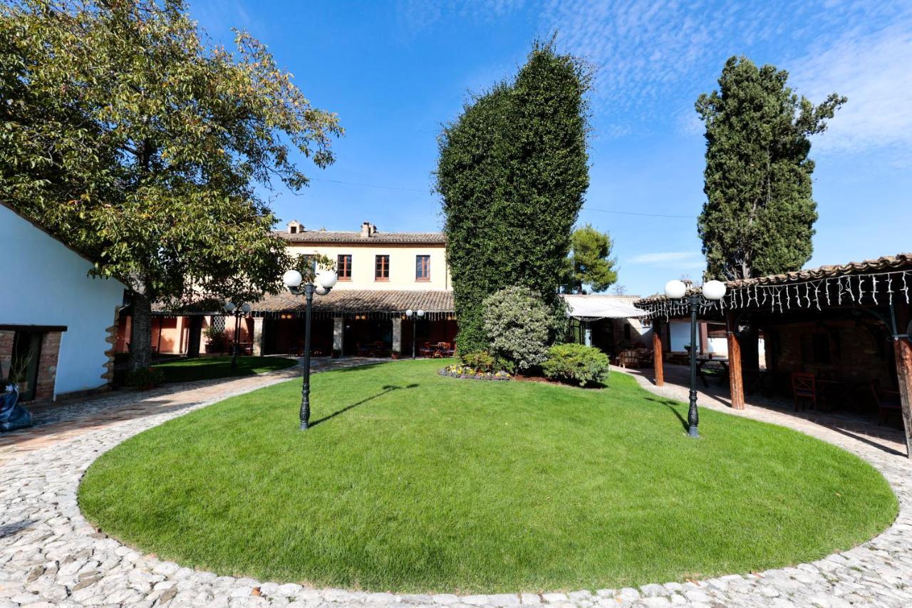 Hotel Corte Dei Tini Teramo Eksteriør billede